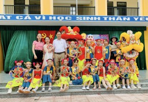 RỘN RÀNG VUI TẾT TRUNG THU TẠI LIÊN ĐỘI TRƯỜNG TIỂU HỌC KỲ THỊNH 2