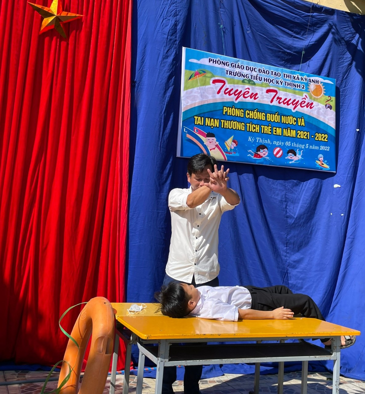 Đuối nước ép tim