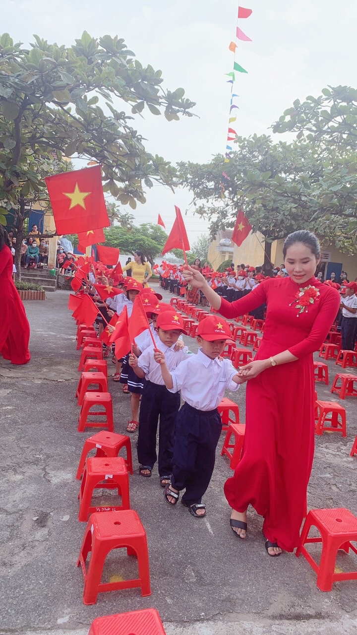 Ảnh khai giảng 8