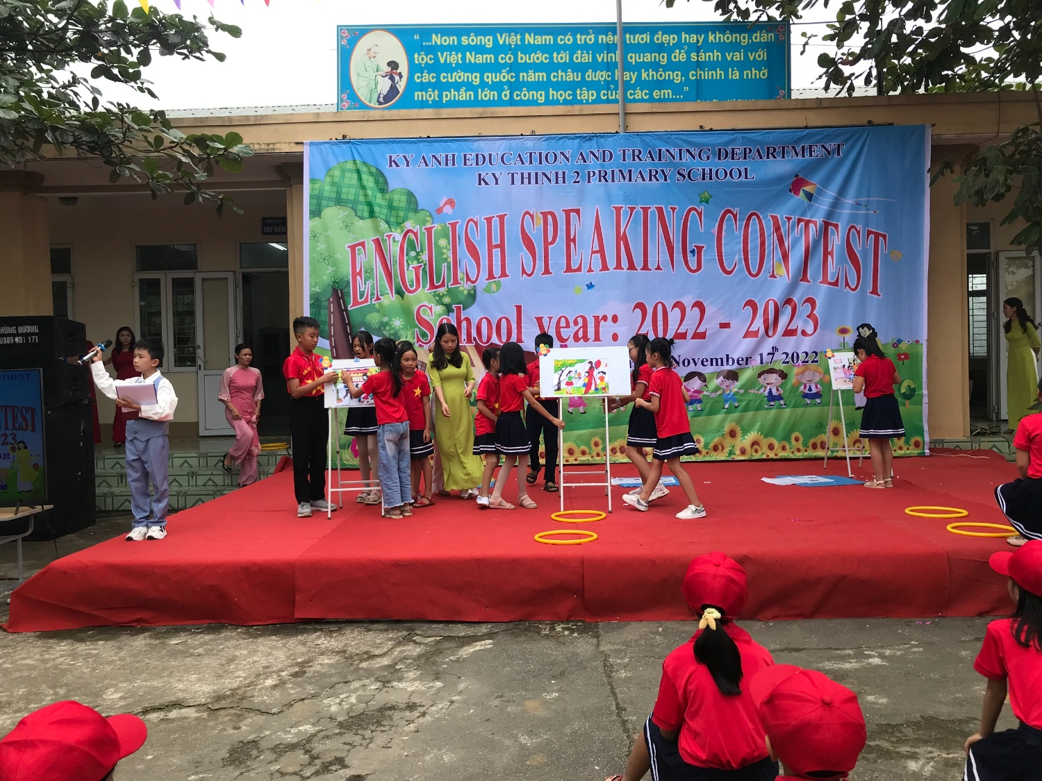 A CLB TA 12 ghép tranh 1