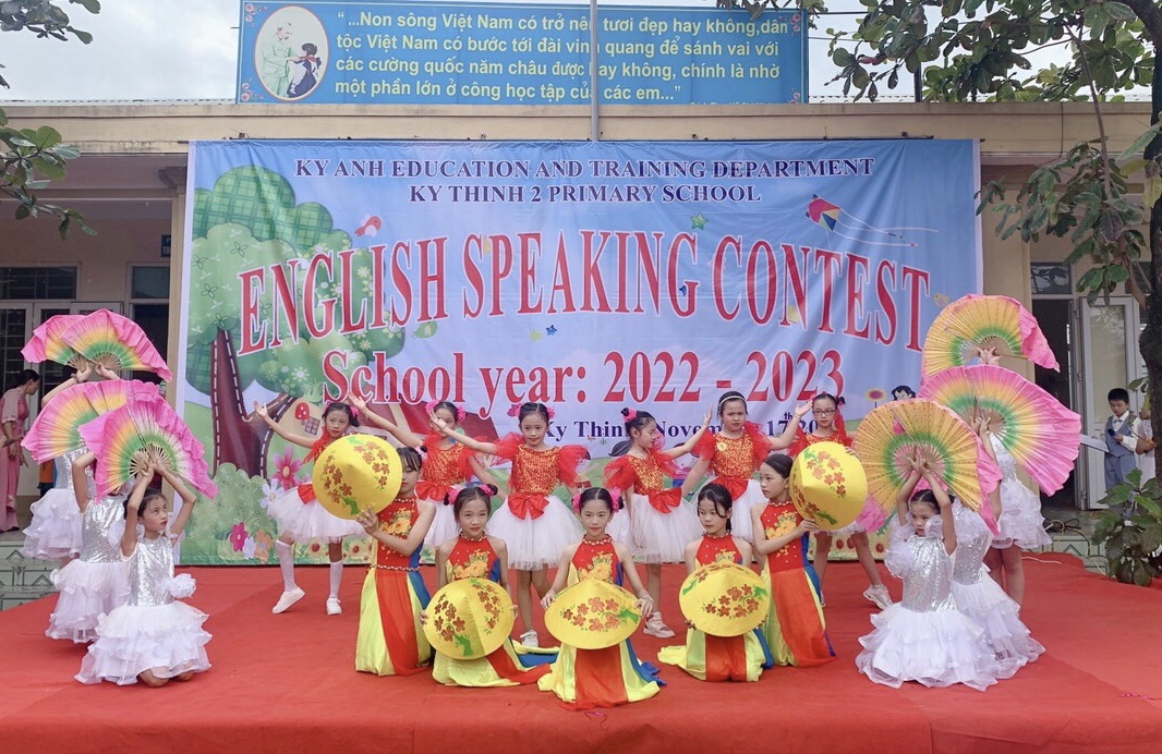TRƯỜNG TIỂU HỌC KỲ THỊNH 2, THỊ XÃ KỲ ANH, TỔ CHỨC THÀNH CÔNG CHƯƠNG TRÌNH CÂU LẠC BỘ TIẾNG ANH:"ENGLISH SPEAKING CONTEST""