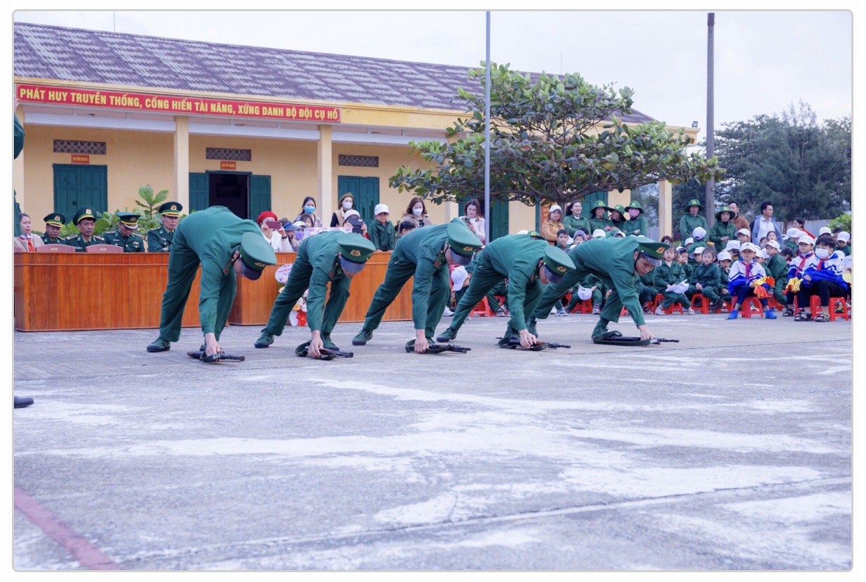 ẢNH HĐTN BIÊN PHÒNG 11