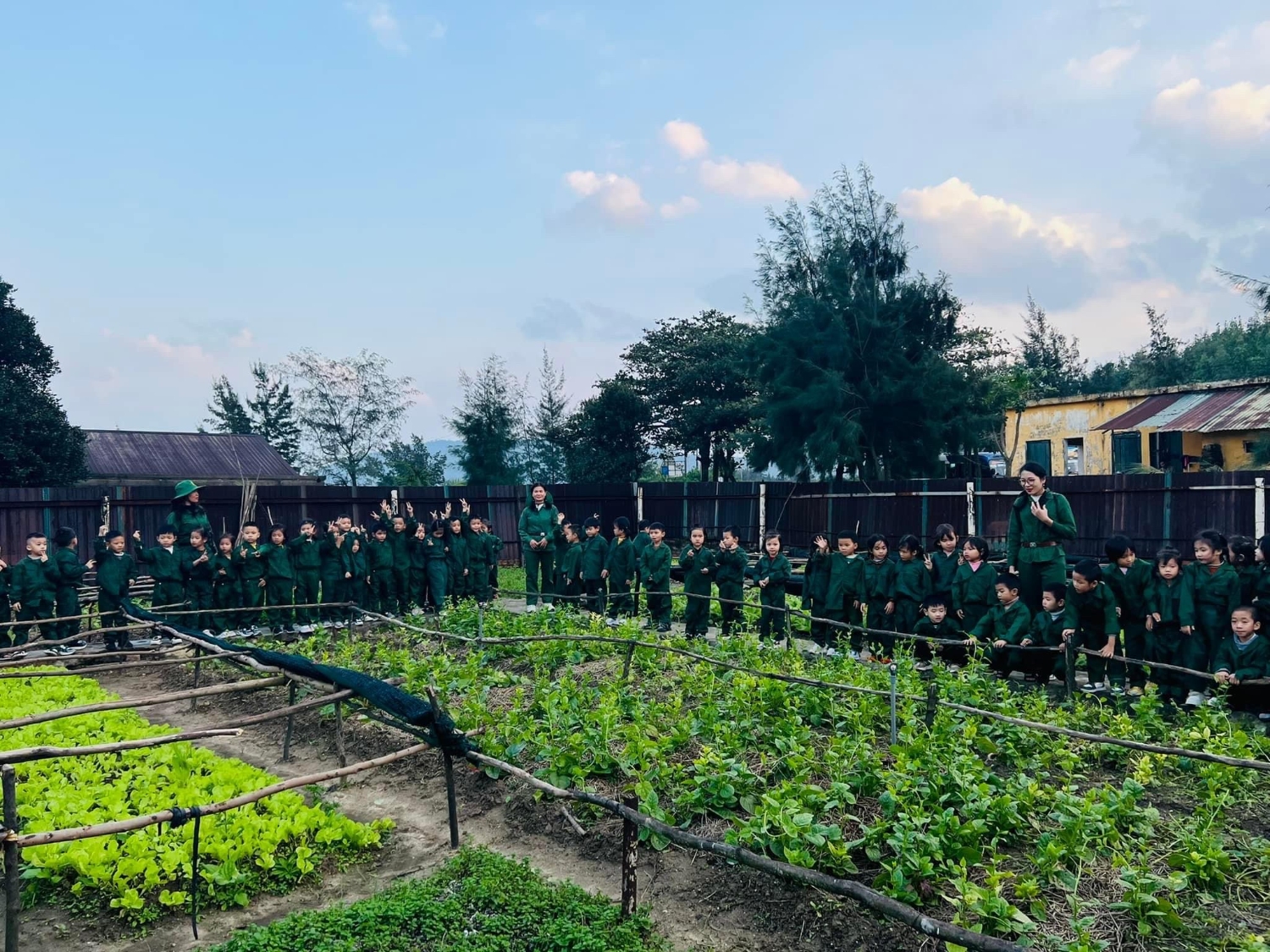 ẢNH HĐTN BIÊN PHÒNG 12