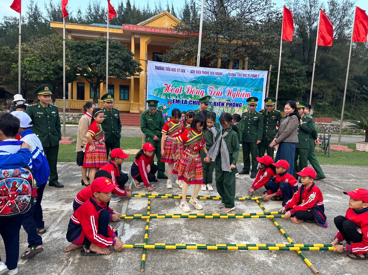 ANH HĐTN BIÊN PHÒNG 13