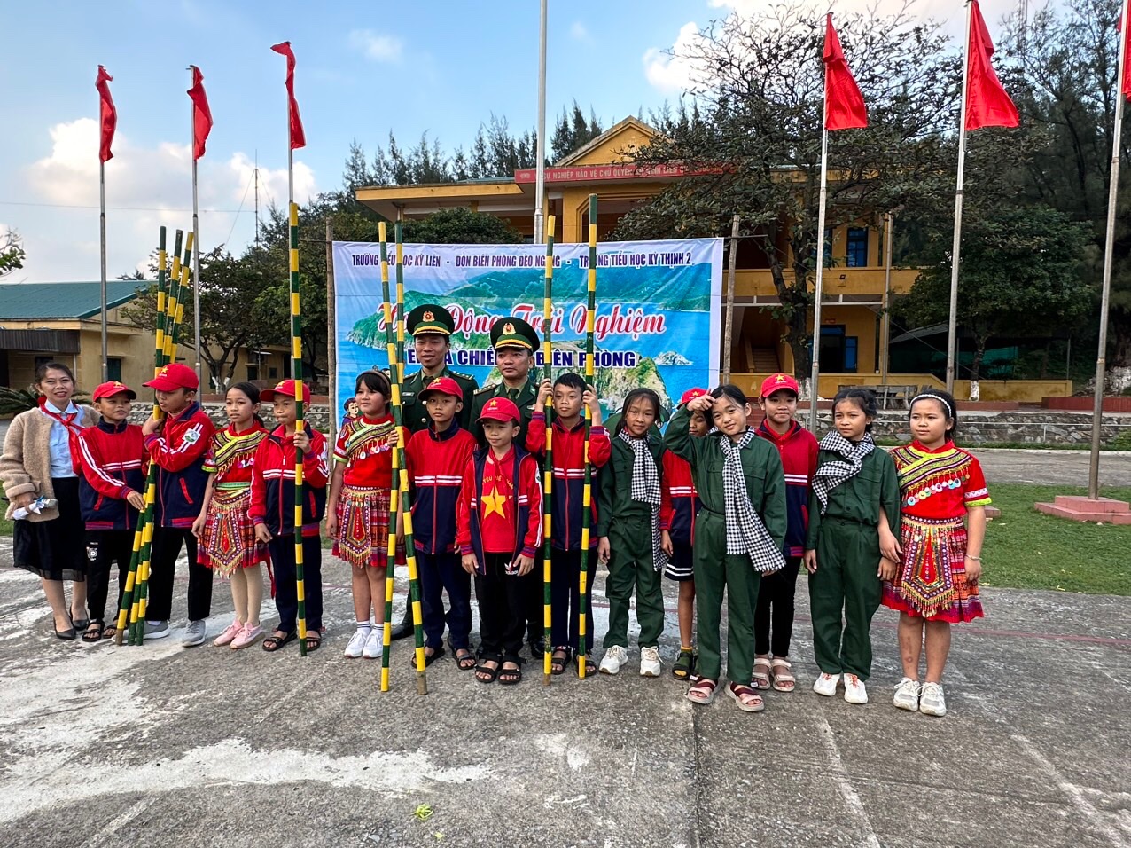 ẢNH HĐTN BIÊN PHÒNG 15