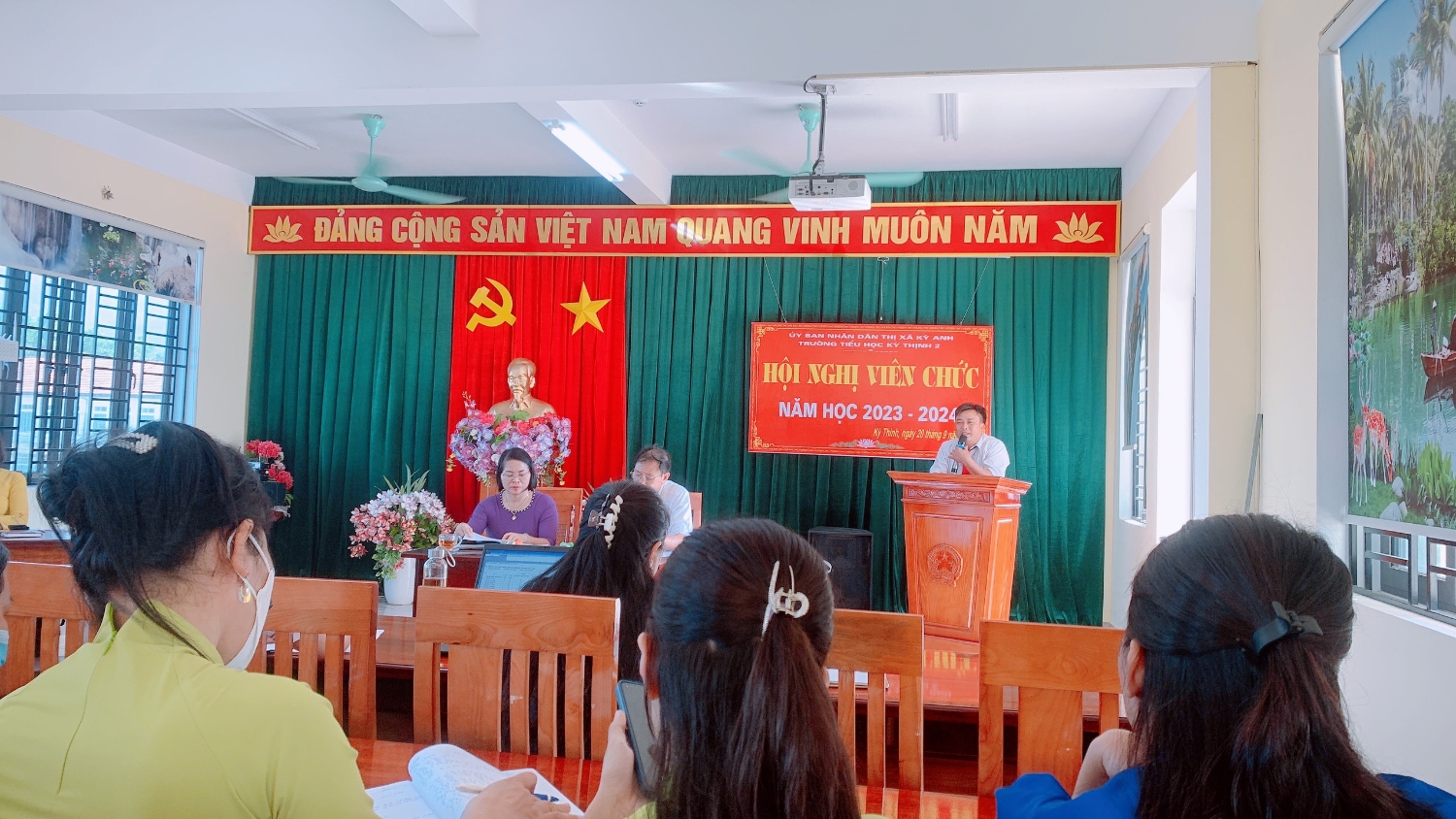 A HN tham luận đc Mạnh