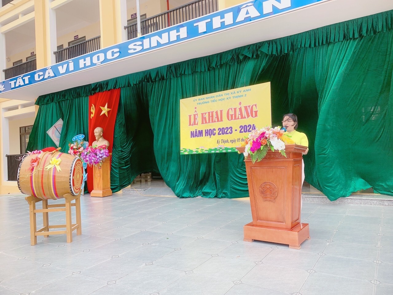 Ảnh Diễn văn khai giảng 2