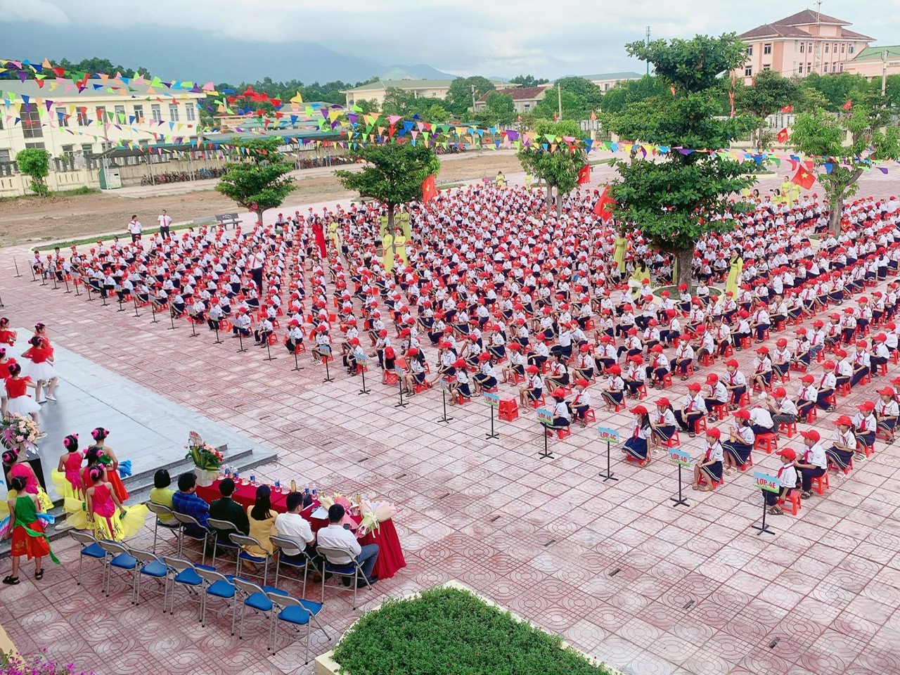 Ảnh toàn cảnh lễ khai giảng 1