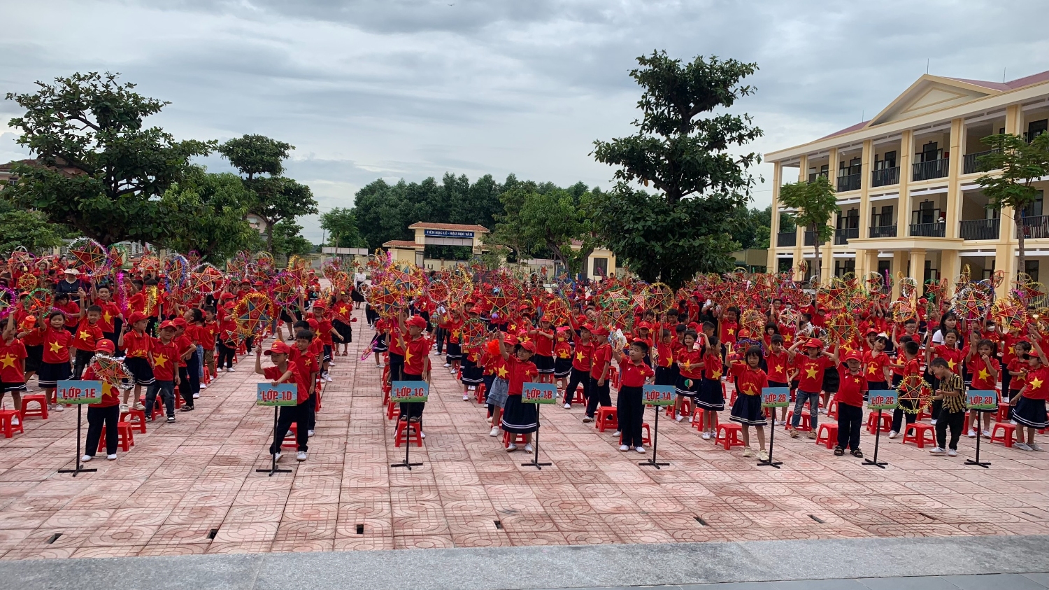 A T Thu hs toàn trường