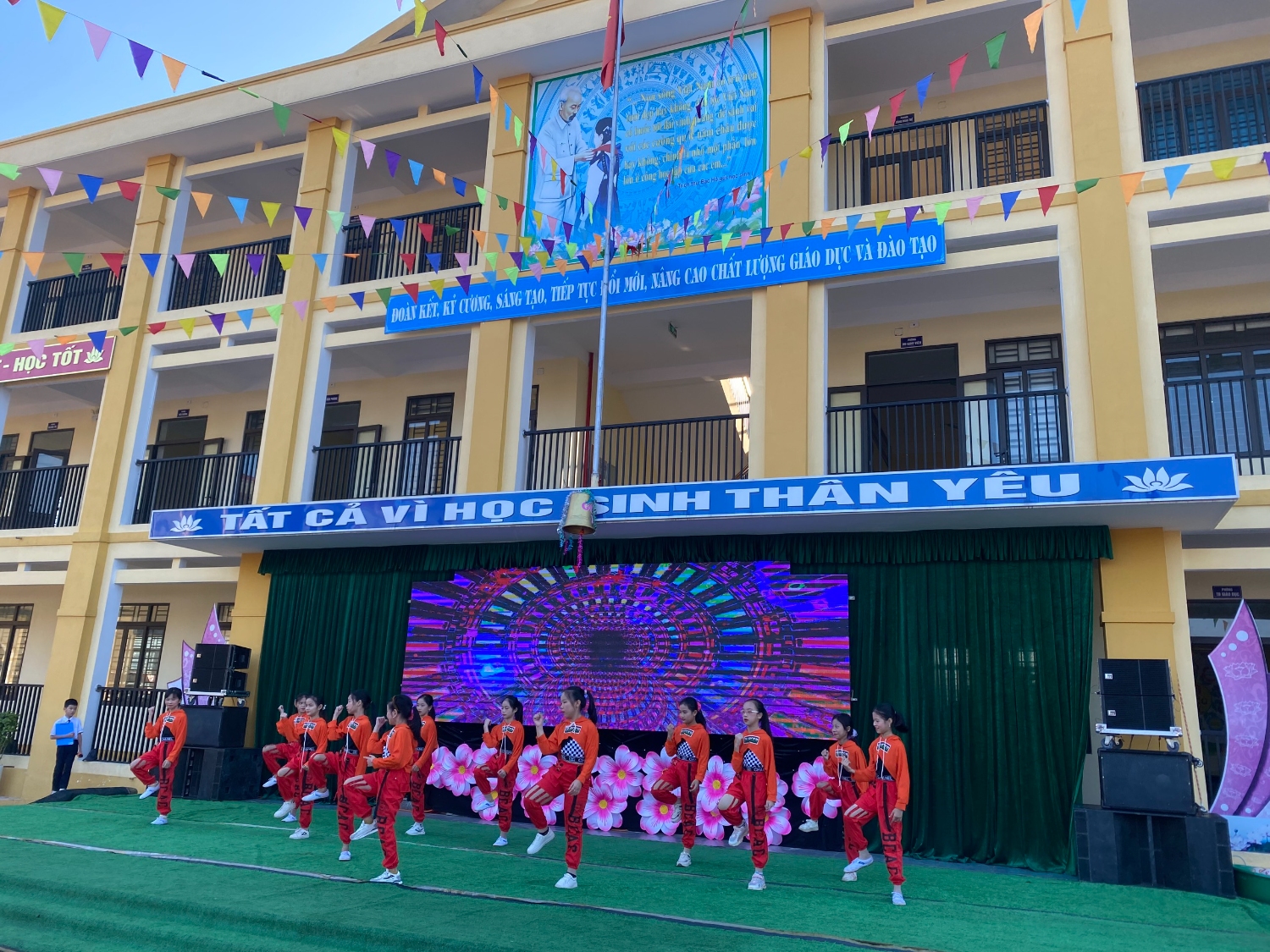 z4953752774132 bdfd3a7da54f7339266a832def137bcd