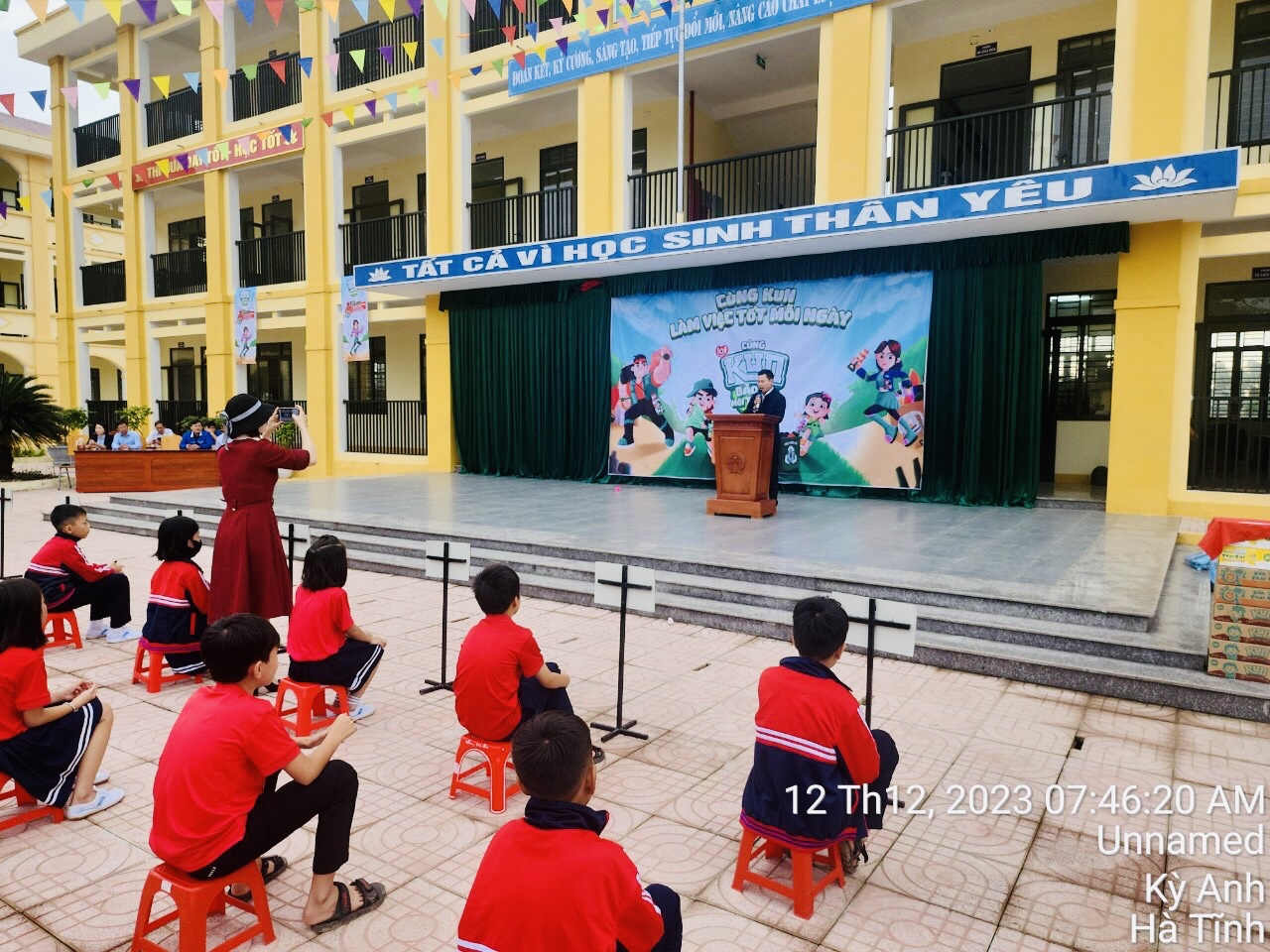 A 1 KUN PHÁT BIỂU ĐẠI BIỂU