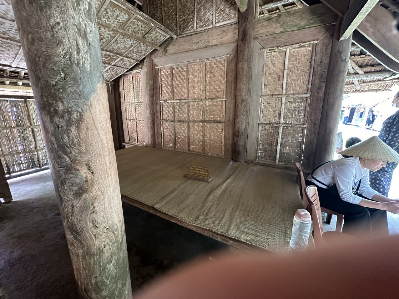 Chiếc Giường đơn sơ