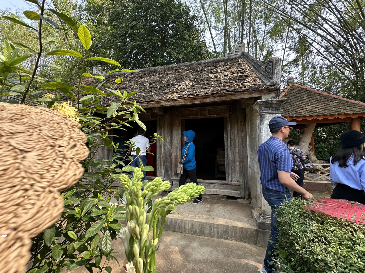 Mái nhà đơn sơ 1