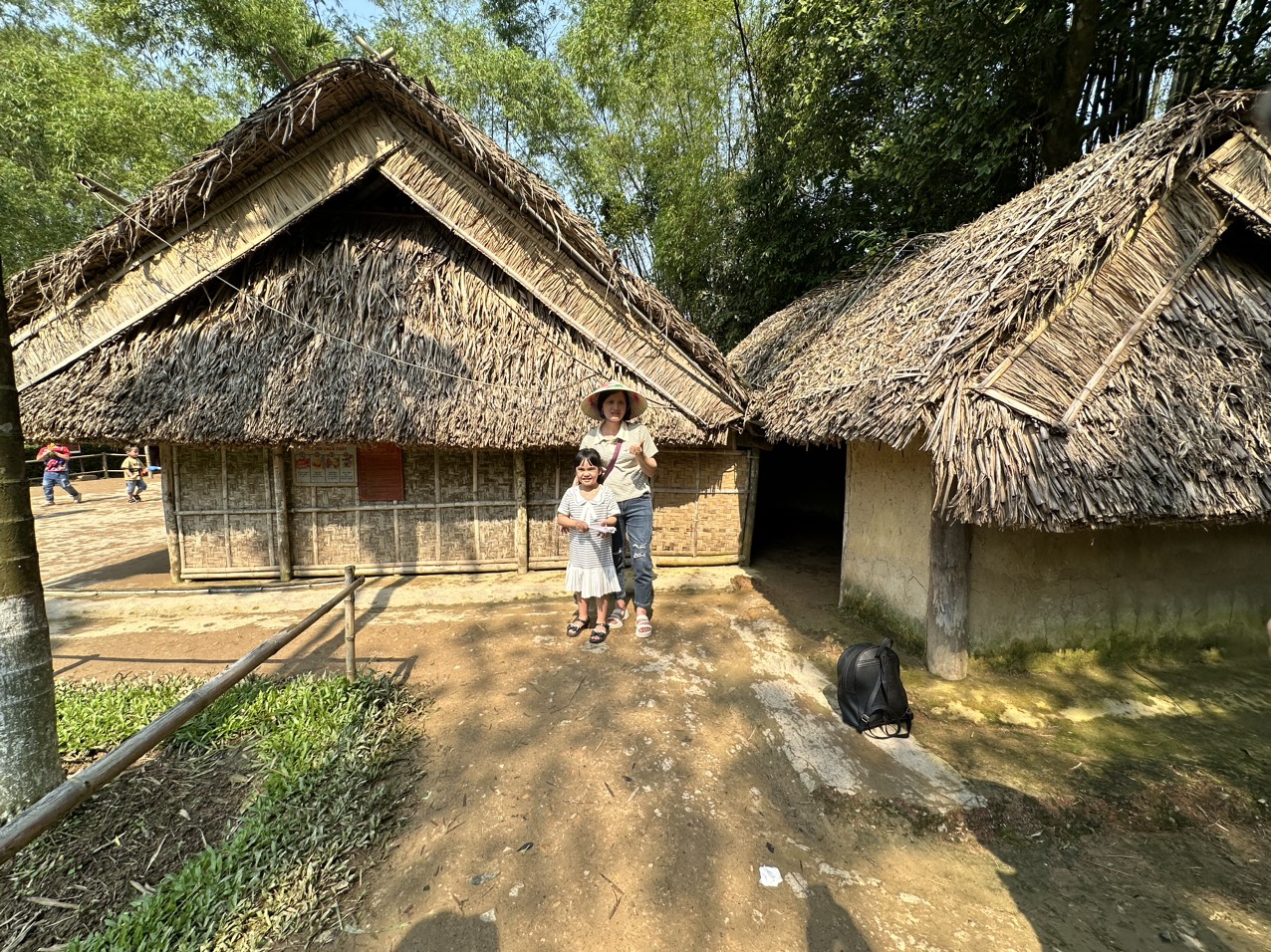 Mái nhà đơn sơ 2