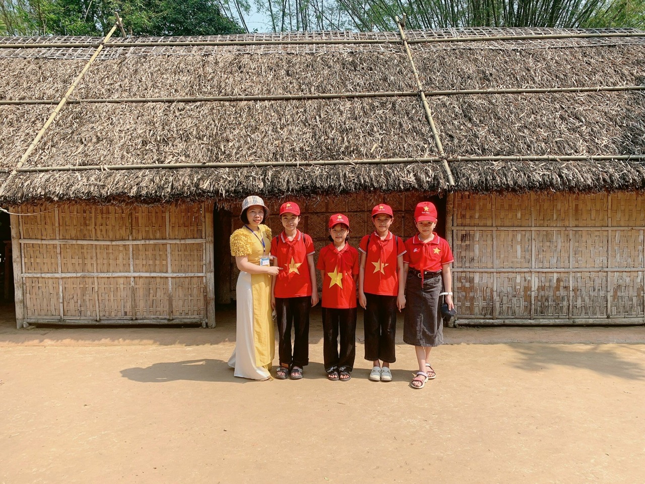 Mái nhà đơn sơ 3