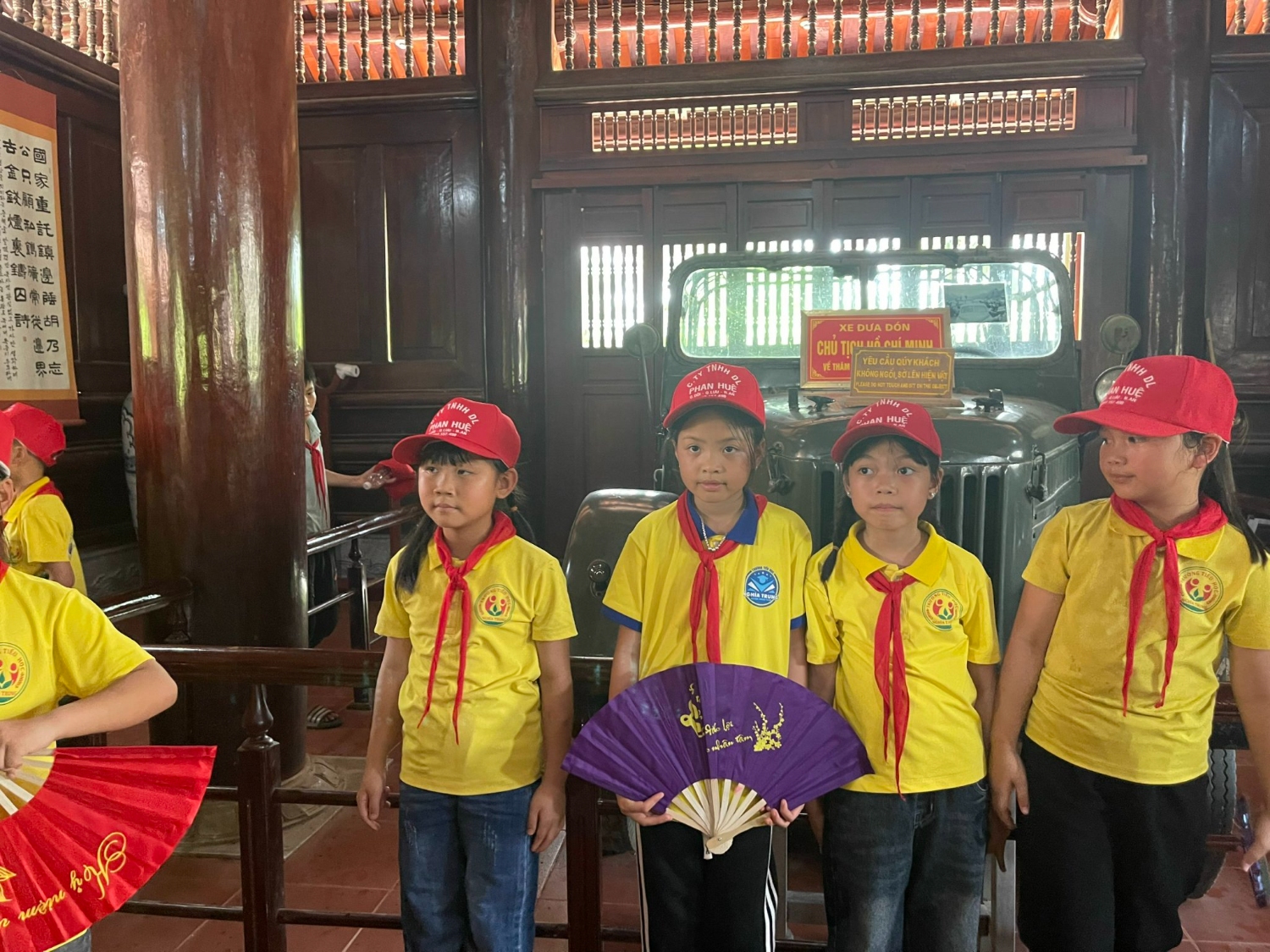 Quê nội Xe đưa đón Bác