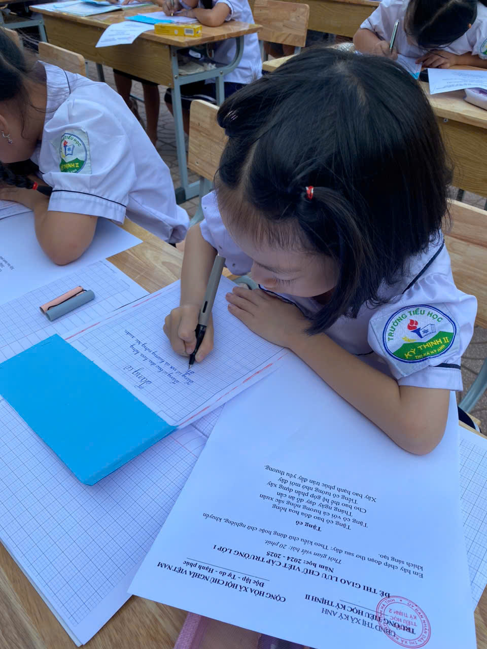 Diệu Phúc làm bài