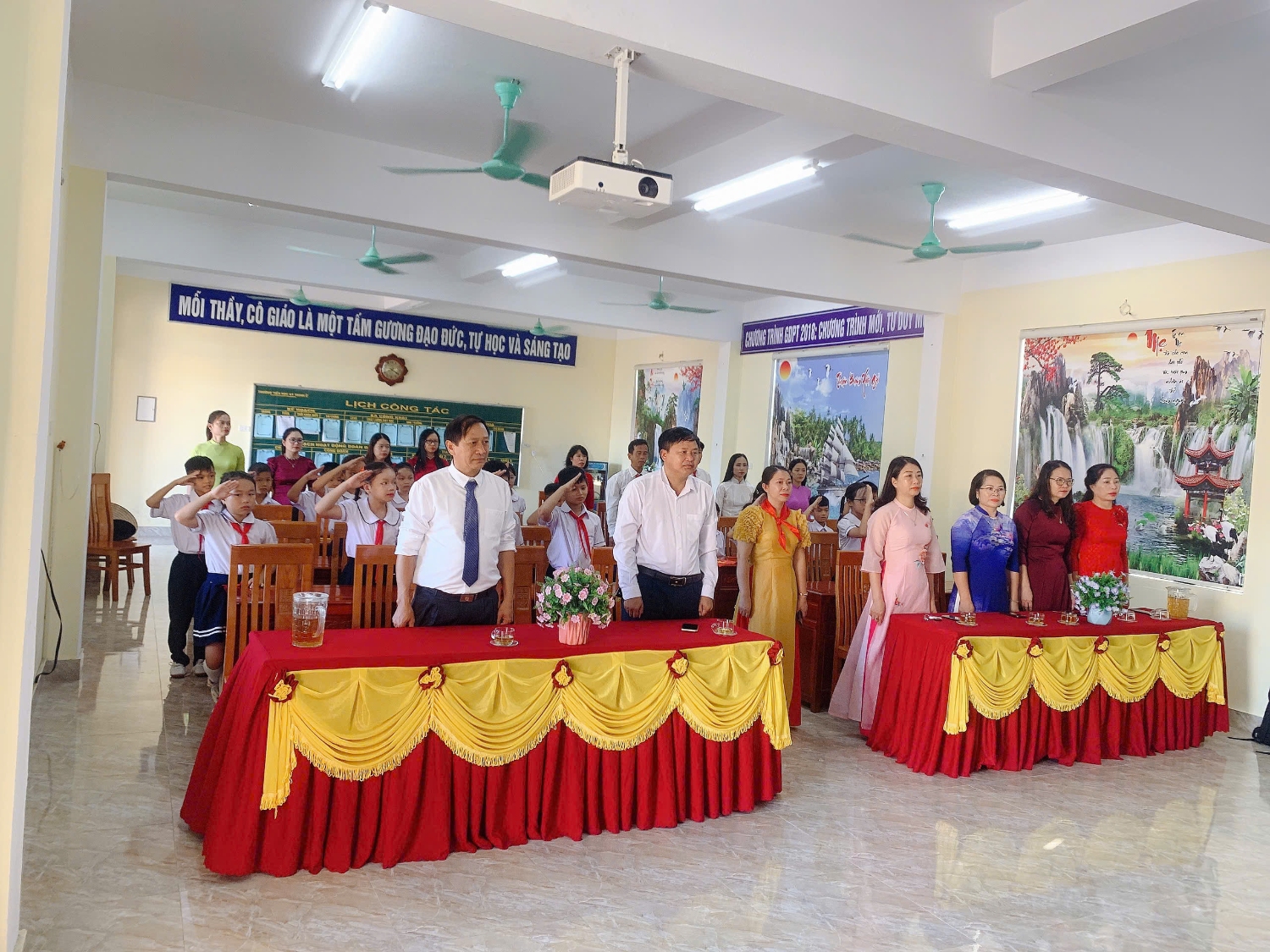 ĐẠI BIỂU CHÀO CỜ 3