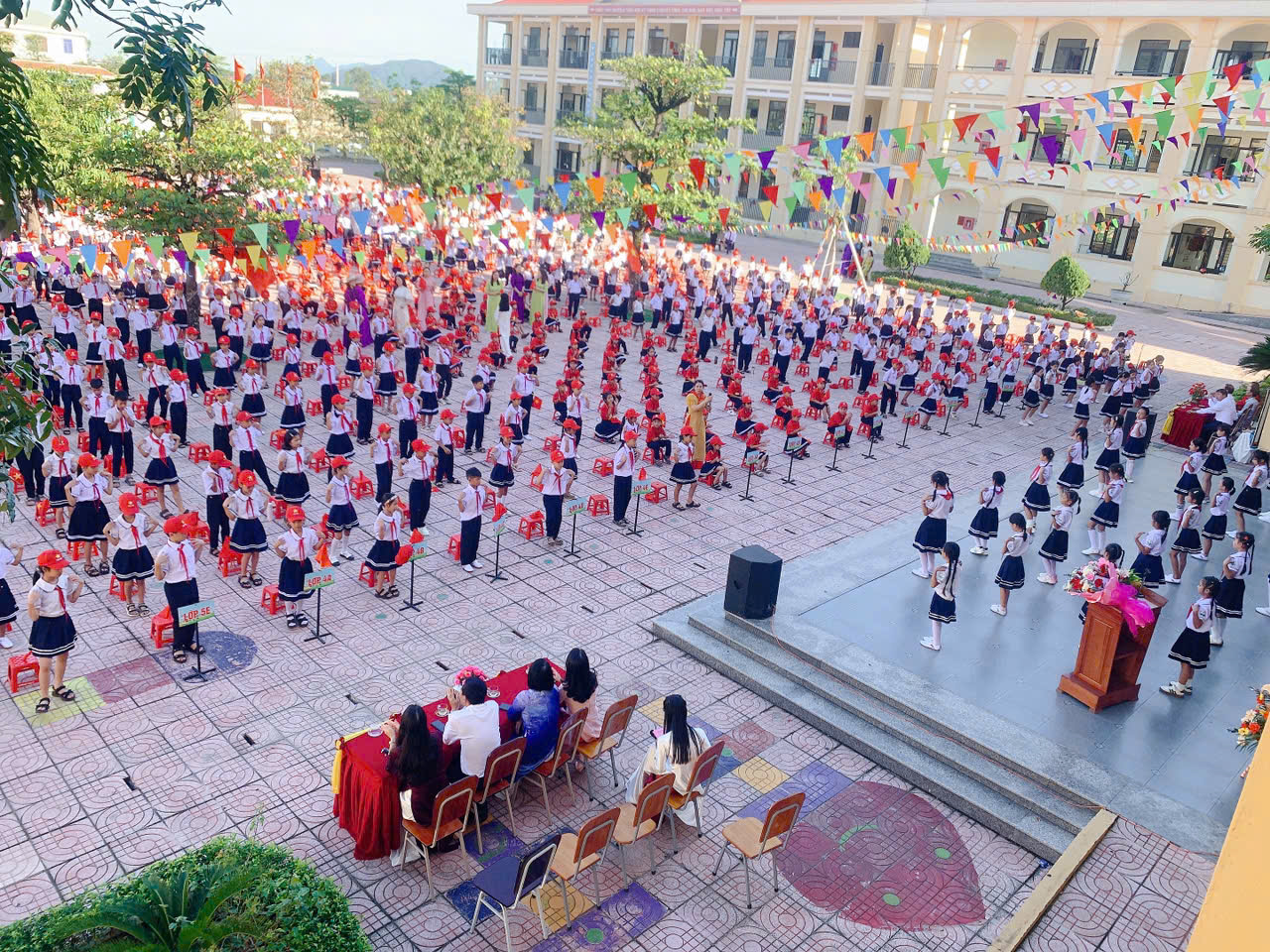 MÚA HÁT SÂN TRƯỜNG 3