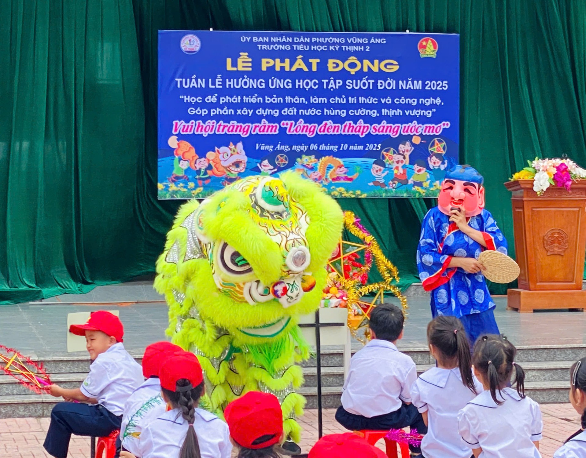 TƯNG BỪNG CHƯƠNG TRÌNH " VUI TẾT TRUNG THU - HƯỞNG ỨNG TUẦN LỄ HỌC TẬP SUỐT ĐỜI TẠI TRƯỜNG TIỂU HỌC KỲ THỊNH 2, PHƯỜNG VŨNG ÁNG