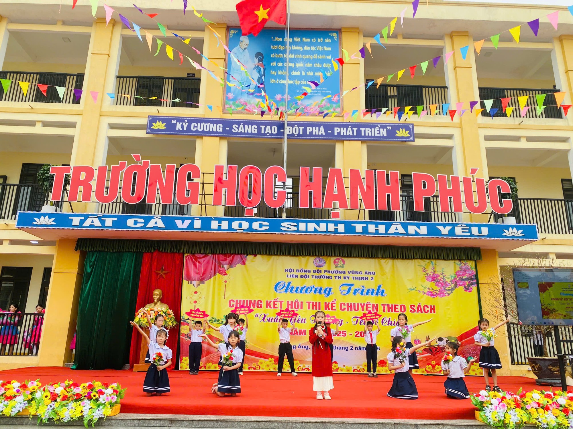 3D Bác hồ thăm vườn hoa nghìn việc tốt