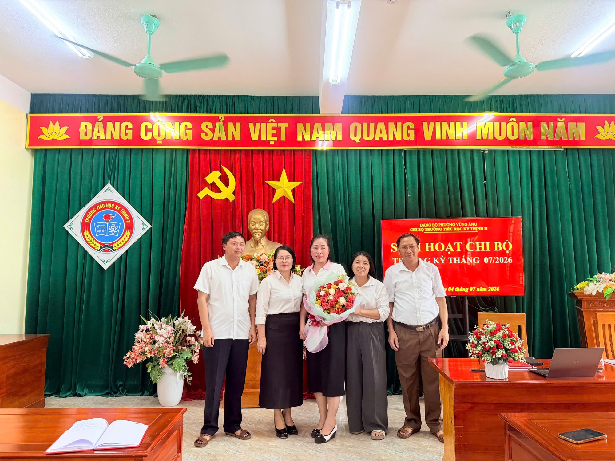 CHÚC MỪNG ĐC TÚ