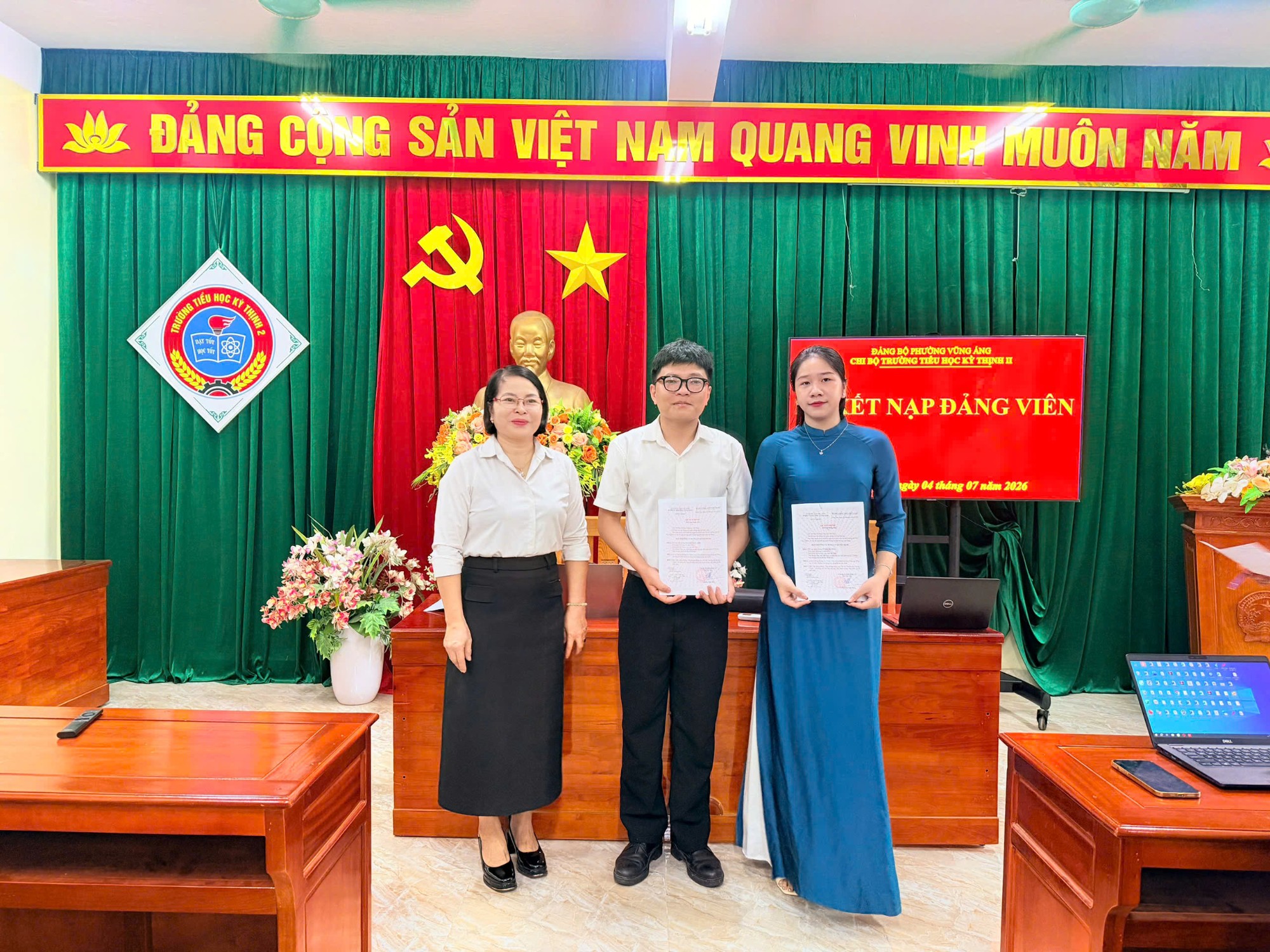 TRAO QUYẾT ĐỊNH ĐẢNG VIÊN MỚI